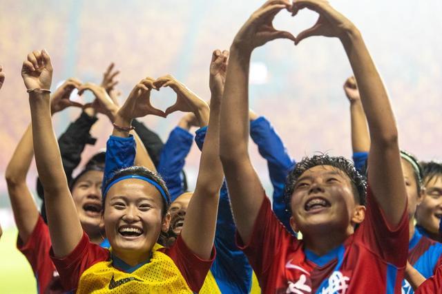 雷霆险胜鹈鹕送快船回西部第4 独行侠大胜国王